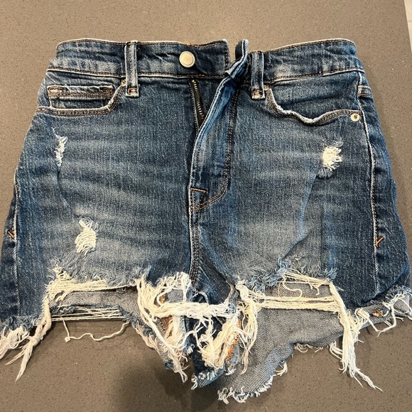 Good American Distressed Denim Shorts - Picture 1 of 5